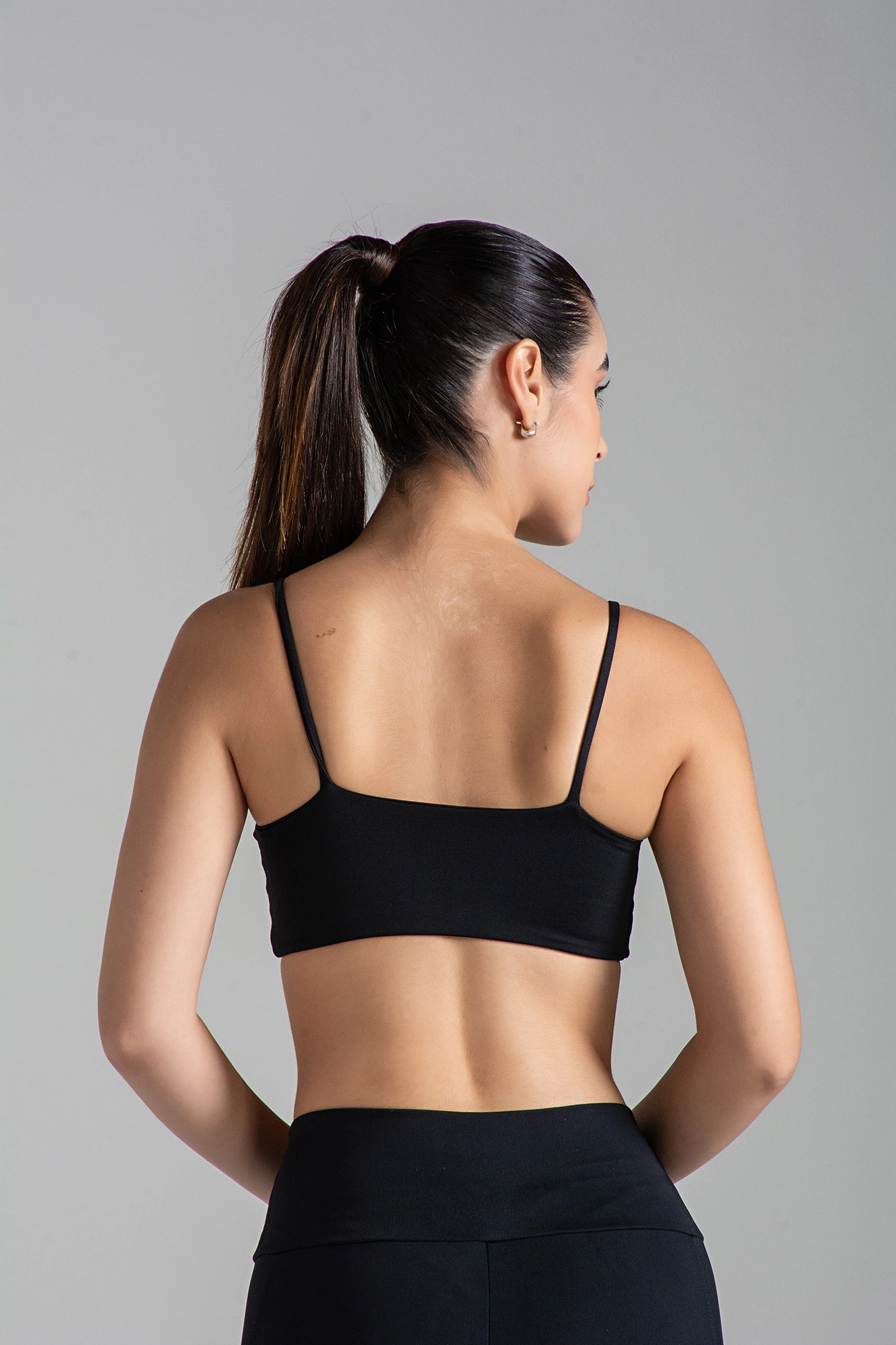 Top Larulp Sandy Comfy Negro - Imagen 4