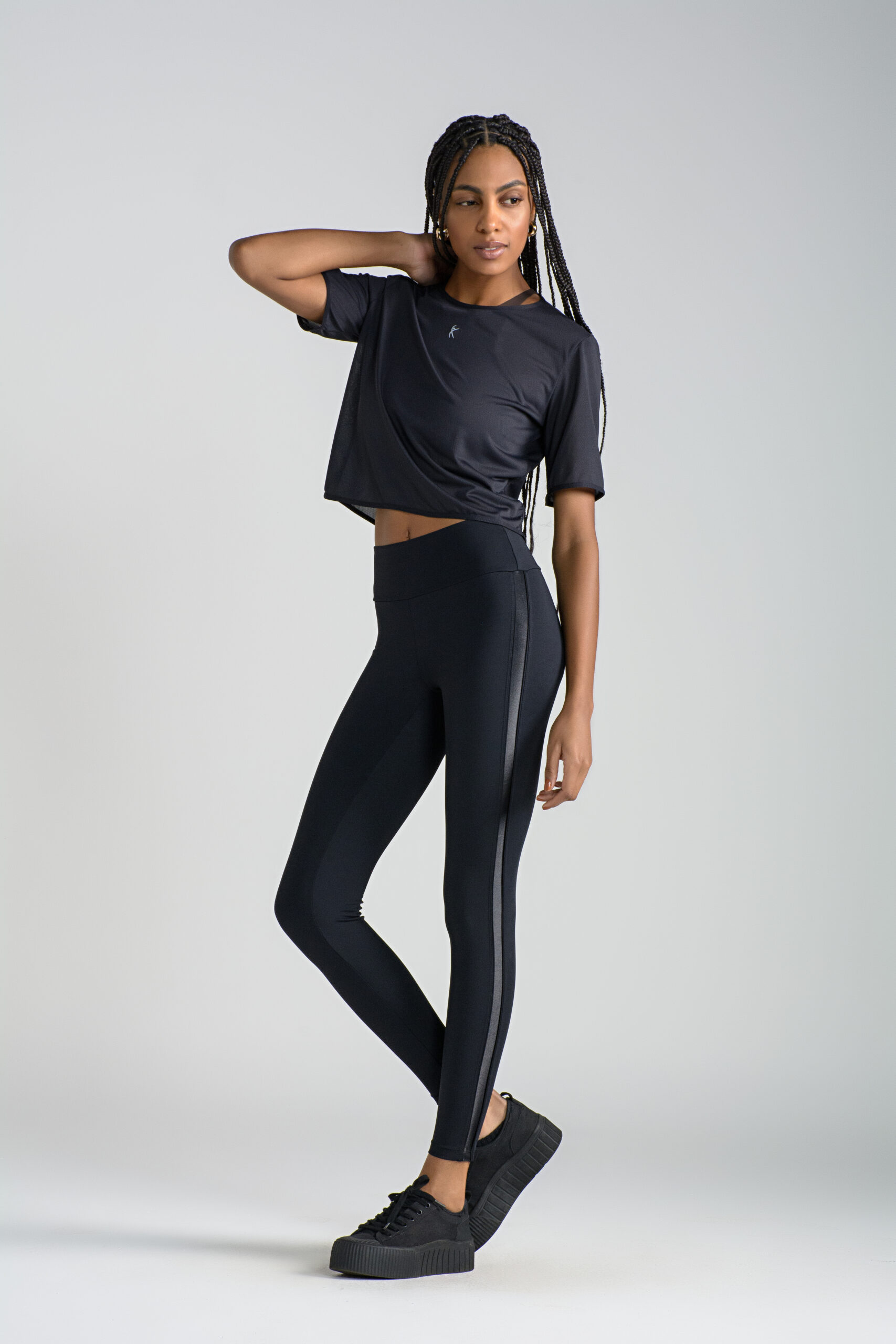 camista negra cropped mujer