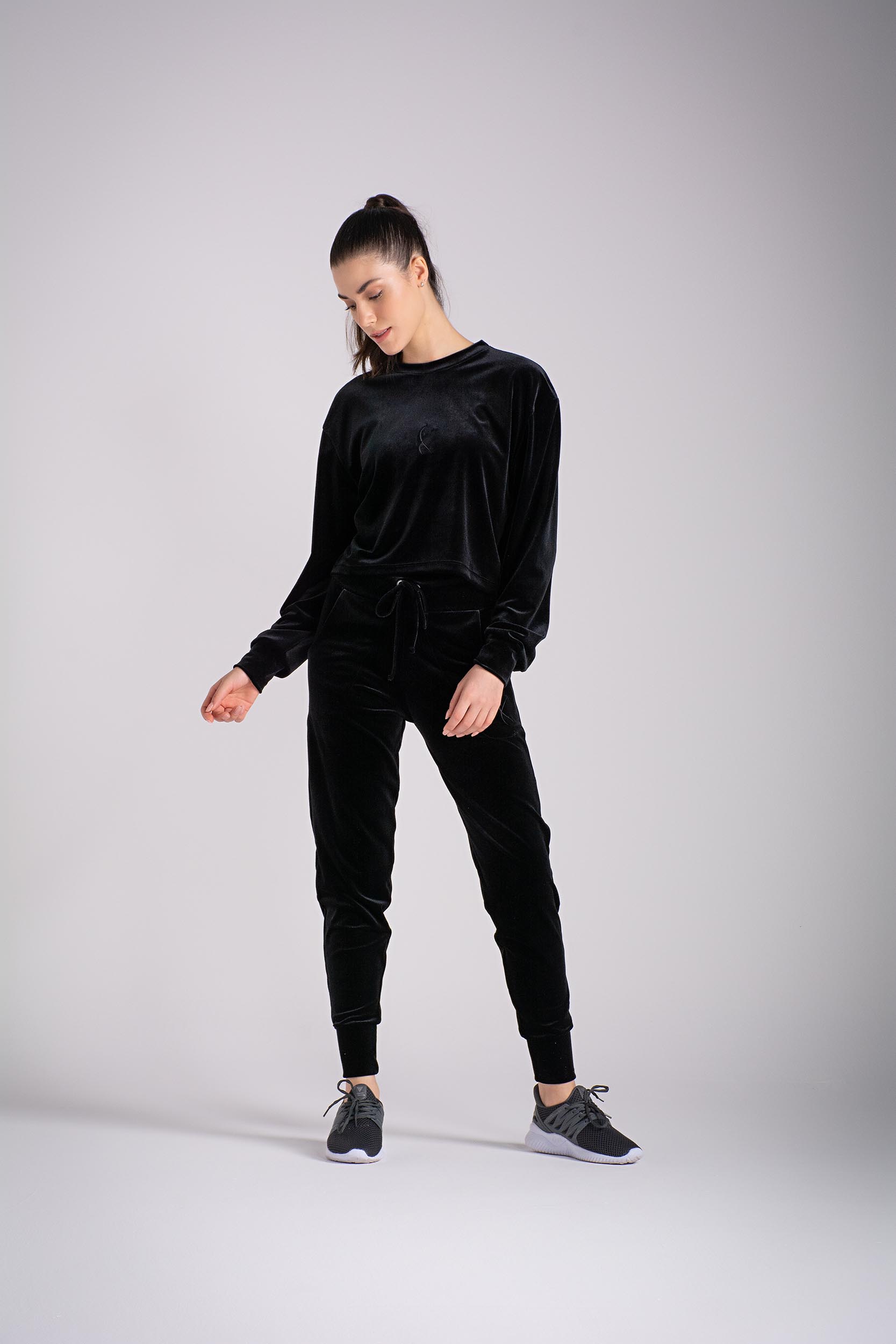 jogger, veludo negro para mujer