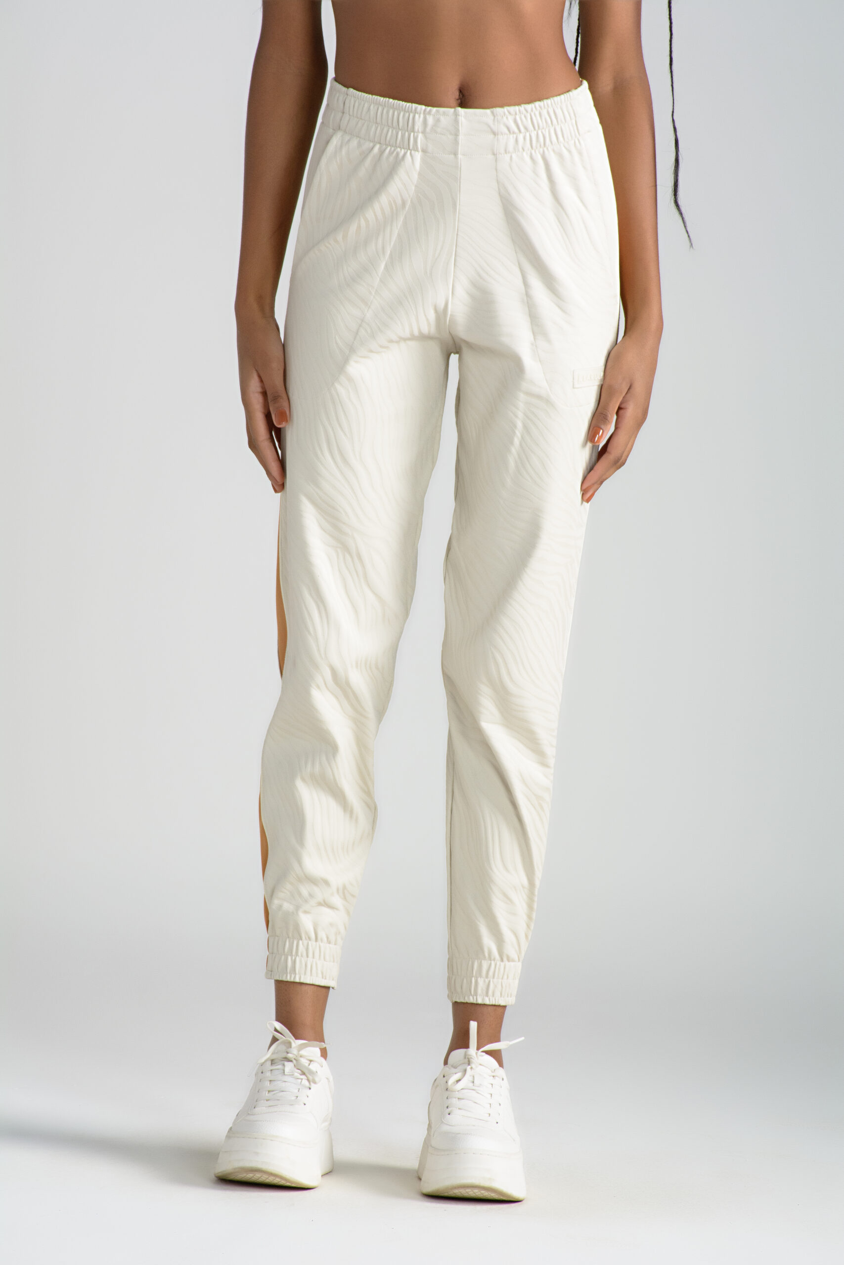 jogger blanco para mujer